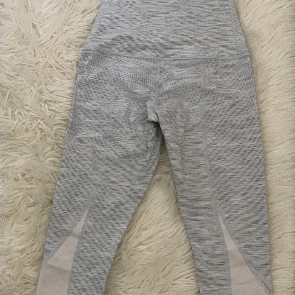 Lululemon 23” wunder under scalloped legging